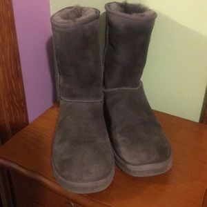 Short gray ugg boots
